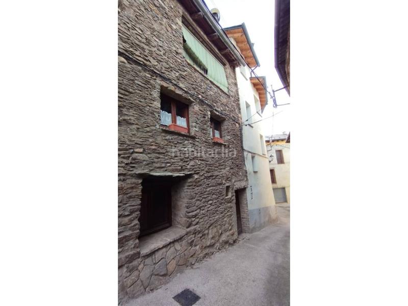 Foto 96ac66a2-335a-4870-a1bf-a2ebaaa750c6. Masía casa de pueblo en venta en plaza mayor en Ribera d´Urgellet
