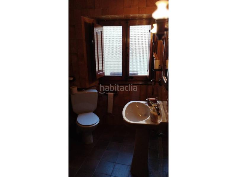 Foto a8e3d9a1-fe93-4091-ac49-b7dcfcd8f65c. Masía casa de pueblo en venta en plaza mayor en Ribera d´Urgellet