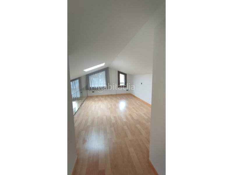 Foto 066cb461-9311-4079-a3a9-9847a197fa72. Lloguer dúplex amb calefacció aparcament piscina a Escaldes-Engordany