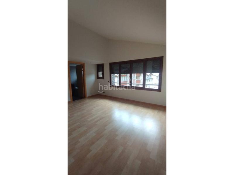 Foto c716b844-e73b-4ebe-9947-bb898e557e26. Rent duplex with heating parking pool in Les Escaldes Escaldes-Engordany