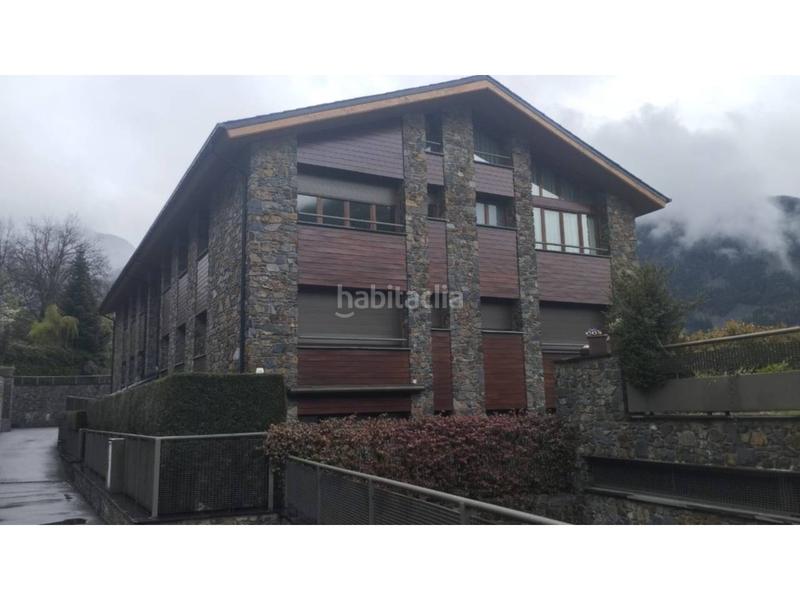 Foto f323f4ca-91ba-4772-b869-d290d2c989a7. Rent duplex with heating parking pool in Les Escaldes Escaldes-Engordany