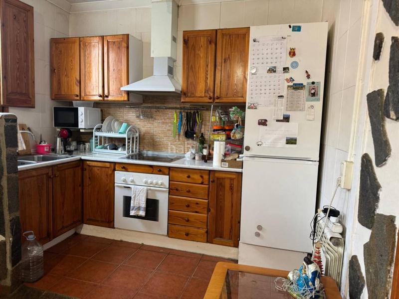 Foto e3fabec1-abfa-498f-8e6c-b745fe13f7ac. Reihenhaus mit heizung in Montell&#224; i Martinet