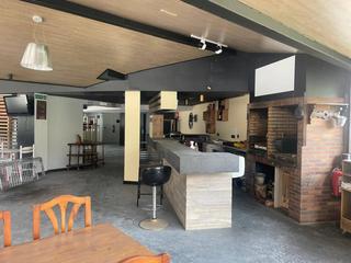 Local Comercial  D´encamp. Local en pas de la casa a pie de pistas