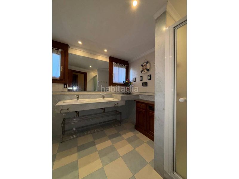 Foto 2f80f9ee-423d-4c28-b33a-6efc08e39ab5. Casa adosada  en entorno exclusivo y privilegiado, a un minuto del Centro en Andorra la Vella