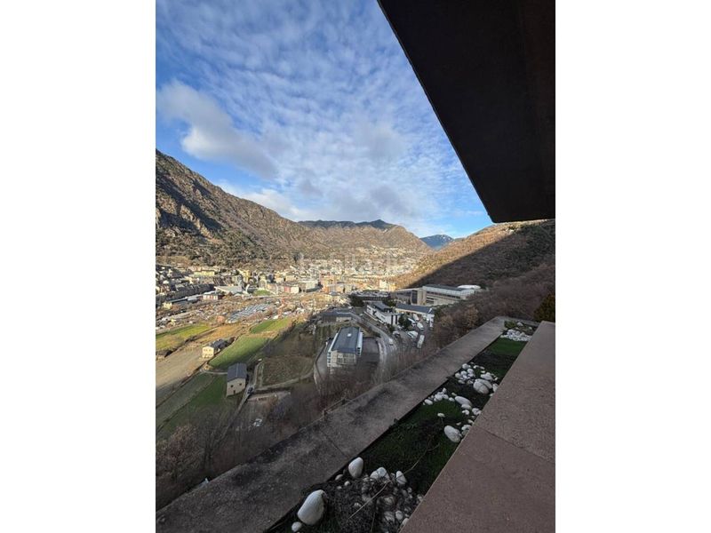 Foto 6bc0782f-92e2-4573-99f4-d201c104b427. Casa adosada  en entorno exclusivo y privilegiado, a un minuto del Centro en Andorra la Vella