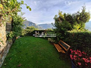 Reihenhaus in Sispony. Chalet adosado con jardín y excelente orientación en sispony