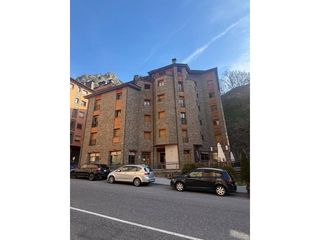 Pis  Calle crta general d´arinsal edifici prat de la mola d´a. Piso en venta en arinsal