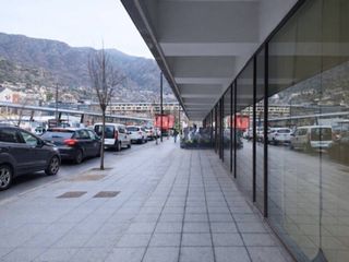 Local Comercial a Centro. 1ª línea comercial de compra en andorra la vella