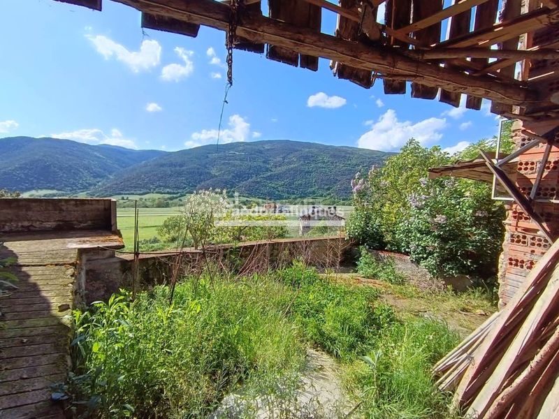 Foto 05167c85-9c6f-46e7-9292-b5a6c9802a86. Masía casa de pueblo en venta en el centro del pla de sant tirs en Ribera d´Urgellet