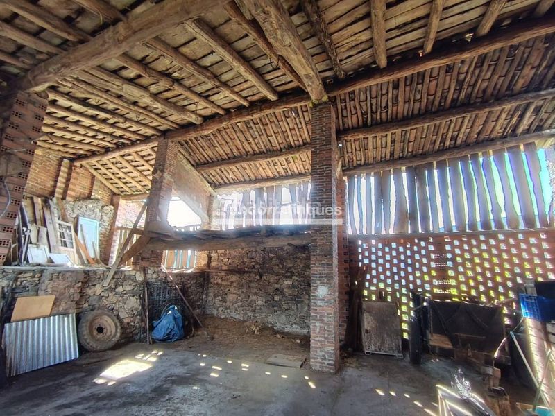 Foto aecade45-b12b-4d1d-8242-331c7fa21c3d. Masía casa de pueblo en venta en el centro del pla de sant tirs en Ribera d´Urgellet