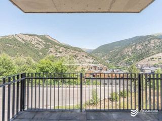 Pis  Calle carretera del coll d´ordino edifici les angleves. Exclusivo piso en venta en ordino