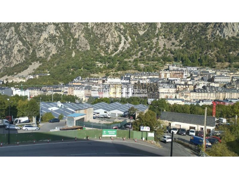 Foto bec2c3de-cda4-4e82-aabf-6656e011042a. Nave industrial venta nave industrial en la comella en Andorra la Vella