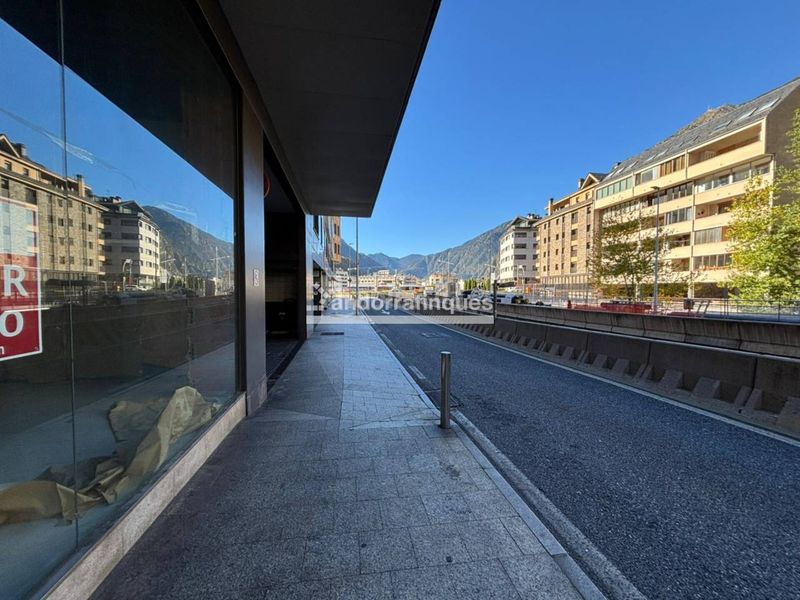 Foto 036ed8a4-a9ec-4080-9b5b-b279ae533ee0. Local comercial  en el centro de escaldes en Escaldes-Engordany