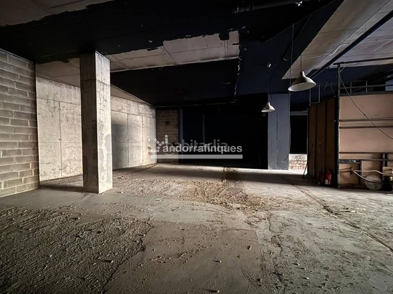 Foto 4d77b2e4-9591-4a62-a791-fb5f90e753b2. Local comercial  en el centro de escaldes en Escaldes-Engordany