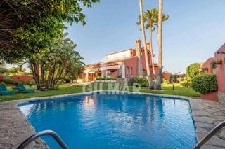 Chalet à Calle aníbal 3. Gilmar 956928989. exclusivo chalet de ensueño en novo sancti pet