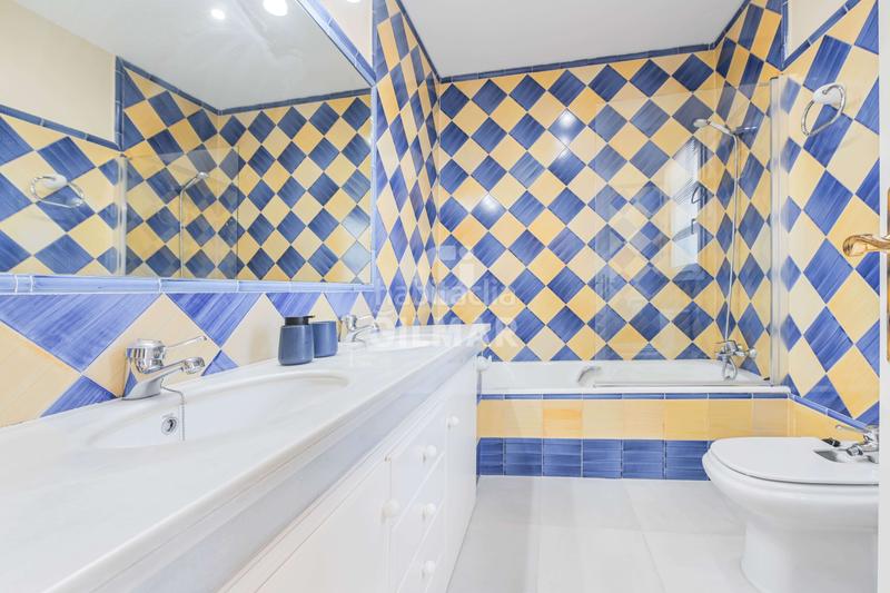 Foto 44e4dd1b-6f1f-457e-bd00-89789dc6d099. Xalet amb calefacció aparcament piscina a Novo Sancti Petri Chiclana de la Frontera