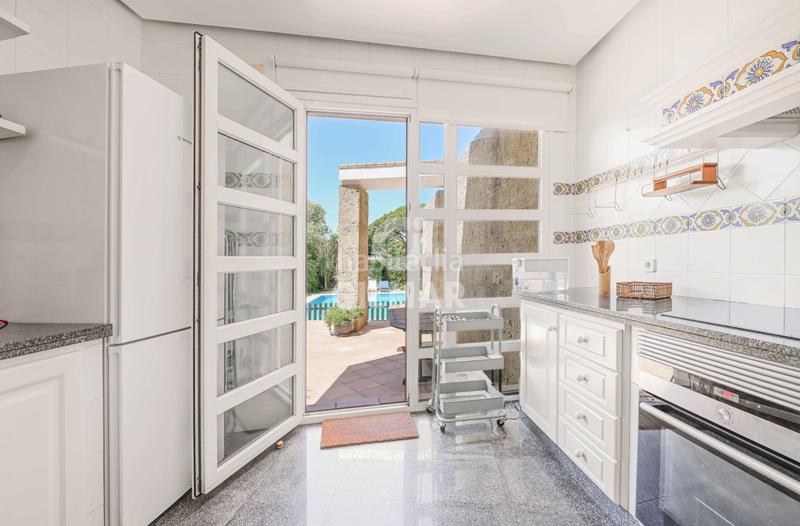 Foto 7047e9a7-192f-4f18-b3d1-409a7c3281f9. Xalet amb calefacció aparcament piscina a Novo Sancti Petri Chiclana de la Frontera