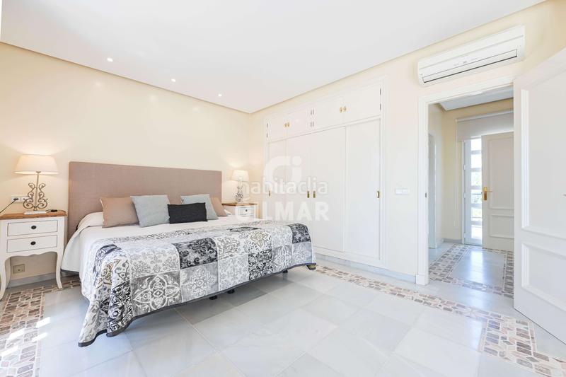 Foto 7b9937a4-9f2d-4db3-8f47-b10d550a6f20. Xalet amb calefacció aparcament piscina a Novo Sancti Petri Chiclana de la Frontera