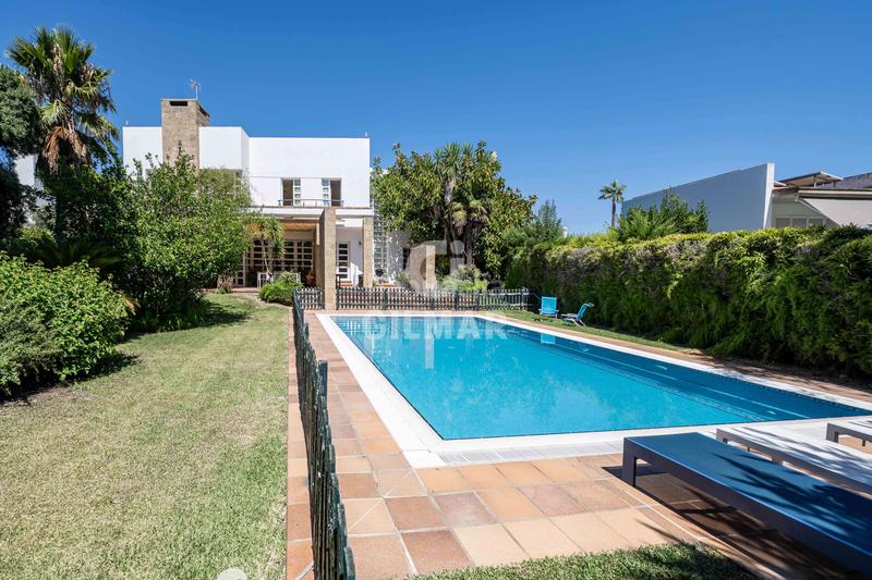 Foto 93eabfb0-bed8-4b42-a015-36fa39808e48. Xalet amb calefacció aparcament piscina a Novo Sancti Petri Chiclana de la Frontera