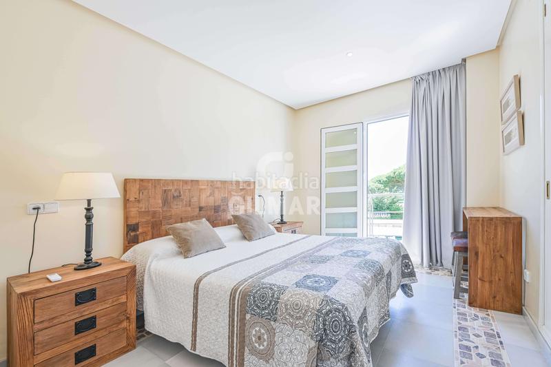 Foto e375456b-4708-4b3e-9b74-9f970d5b326b. Xalet amb calefacció aparcament piscina a Novo Sancti Petri Chiclana de la Frontera