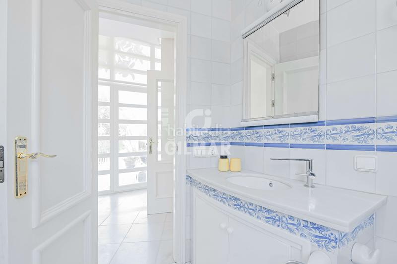 Foto ea96b6b5-0a0d-44cb-9811-2da2dd687398. Xalet amb calefacció aparcament piscina a Novo Sancti Petri Chiclana de la Frontera