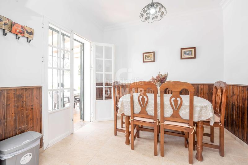 Foto 05c8e924-2684-47a3-ab49-8a466d3d0a98. Chalet descubre este espectacular chalet independiente situado en la prestigiosa zona de La Barrosa, , un encla en Chiclana de la Frontera