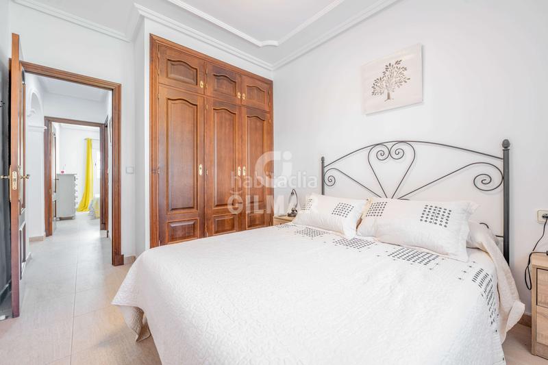 Foto 0943ad98-4d4f-47f5-9b40-a9c4bae9e663. Chalet descubre este espectacular chalet independiente situado en la prestigiosa zona de La Barrosa, , un encla en Chiclana de la Frontera