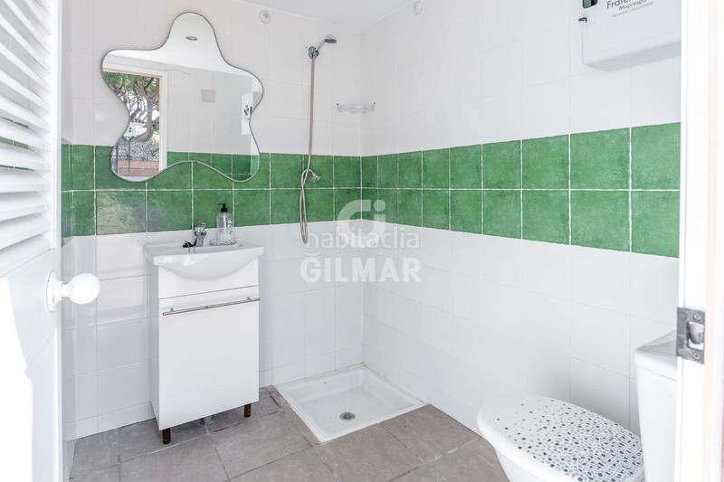 Foto 55e7b9e0-ea00-40fe-a6be-2a2a68055b9f. Chalet descubre este espectacular chalet independiente situado en la prestigiosa zona de La Barrosa, , un encla en Chiclana de la Frontera