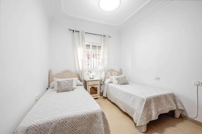 Foto 9d2c89aa-b324-4c45-a5cd-808ce15a725a. Chalet descubre este espectacular chalet independiente situado en la prestigiosa zona de La Barrosa, , un encla en Chiclana de la Frontera