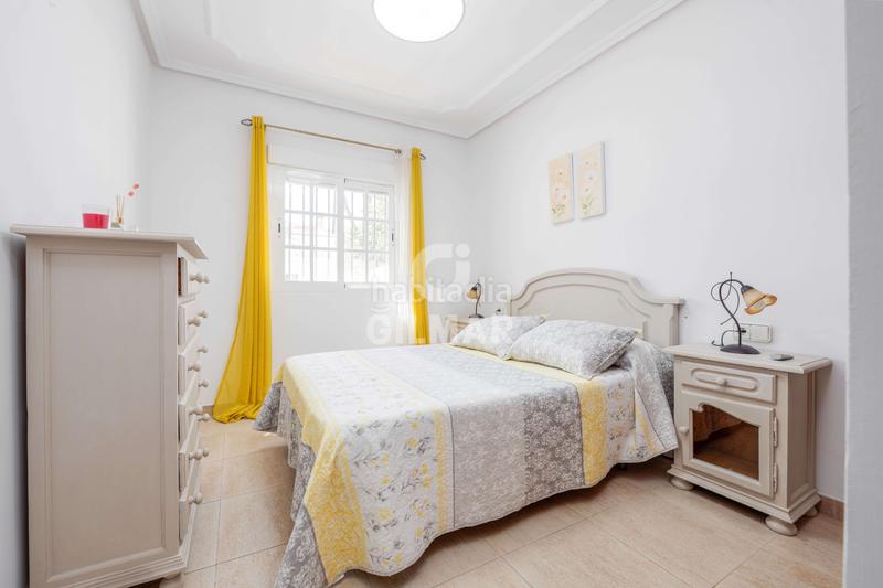 Foto a0c0221a-a02c-49ac-9338-027fafe939a8. Chalet descubre este espectacular chalet independiente situado en la prestigiosa zona de La Barrosa, , un encla en Chiclana de la Frontera