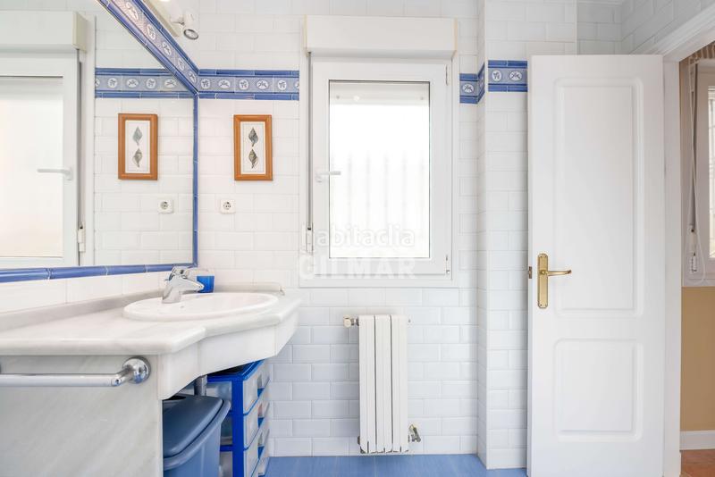 Foto f499e954-62b5-427b-ac5d-592e20e83fc0. Chalet avec chauffage parking piscine dans Novo Sancti Petri Chiclana de la Frontera