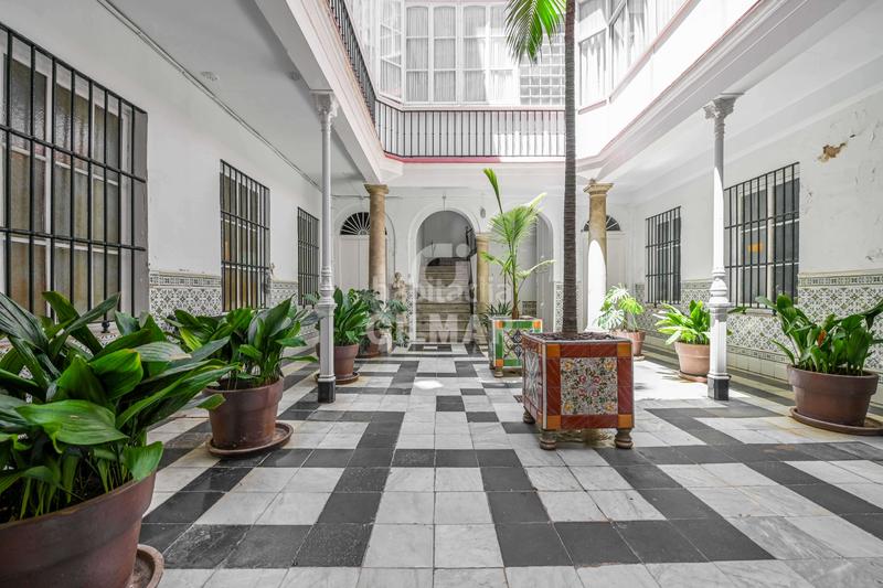 Foto 5389cc74-9276-4e4f-a9d6-136098f2187a. Flat with heating in Centro Histórico Cádiz