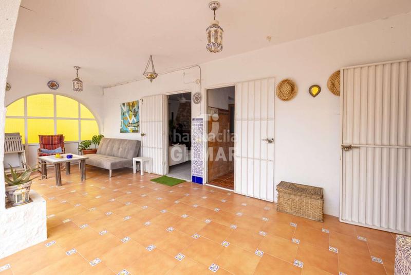 Foto 13313ae1-88e4-4b27-9972-e1b151036158. Chalet presentamos este agradable chalet independiente con piscina, ubicado en la zona de Los Gallos , una exce en Chiclana de la Frontera