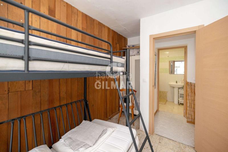 Foto 4f8e1a09-eb8d-451b-856c-d2f6f37748d9. Chalet presentamos este agradable chalet independiente con piscina, ubicado en la zona de Los Gallos , una exce en Chiclana de la Frontera