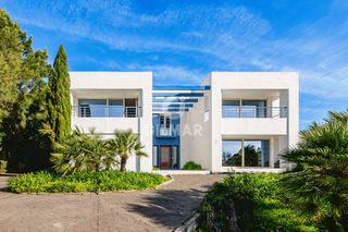 Chalet in El Cuartón - El Bujeo. Este chalet independiente está situado en el cuartón alto, tarif