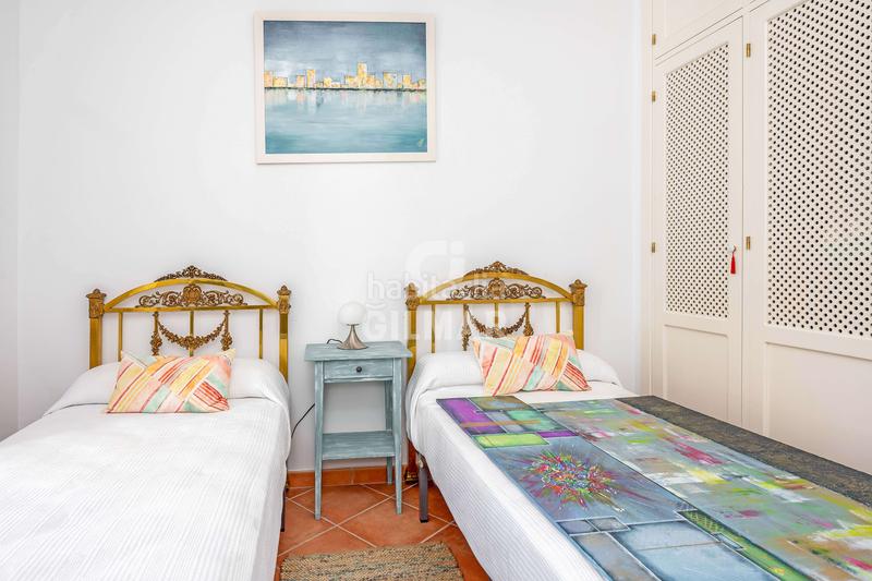 Foto c782f4da-abad-4d0c-a4ec-2b5ce315df50. Reihenhaus mit heizung in Casco Histórico - Zona Alta Puerto de Santa María (El)