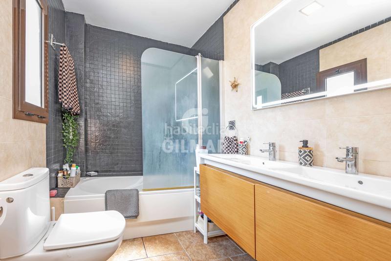 Foto 0d46a244-0a43-4995-8345-dba87cd1467c. Chalet avec chauffage piscine dans Los Gallos Chiclana de la Frontera