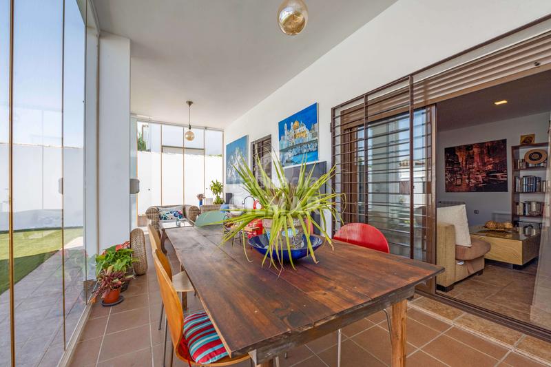 Foto 67663bea-dd9a-41dc-82c4-905f5186de66. Chalet avec chauffage piscine dans Los Gallos Chiclana de la Frontera