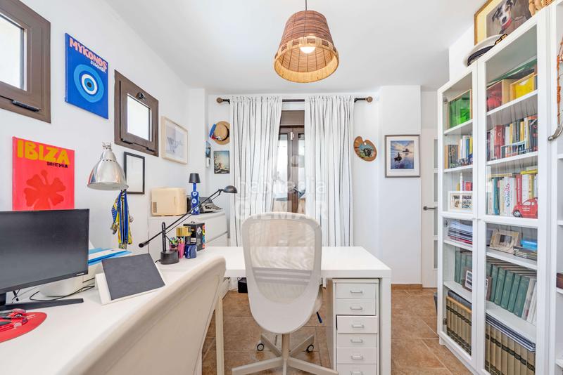 Foto 7d2de74d-6a69-412d-ac16-47b65f89fc5c. Chalet avec chauffage piscine dans Los Gallos Chiclana de la Frontera