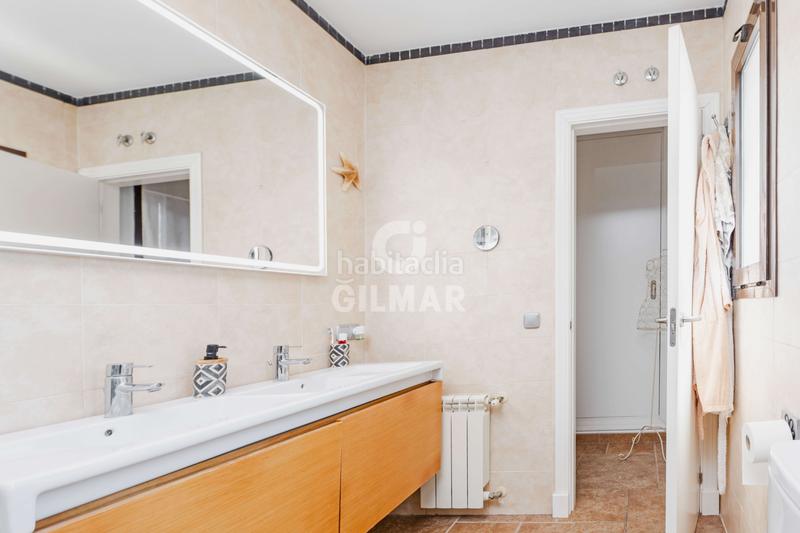 Foto 9a3c131a-b623-42bf-8fe8-d53669b19dd1. Chalet avec chauffage piscine dans Los Gallos Chiclana de la Frontera