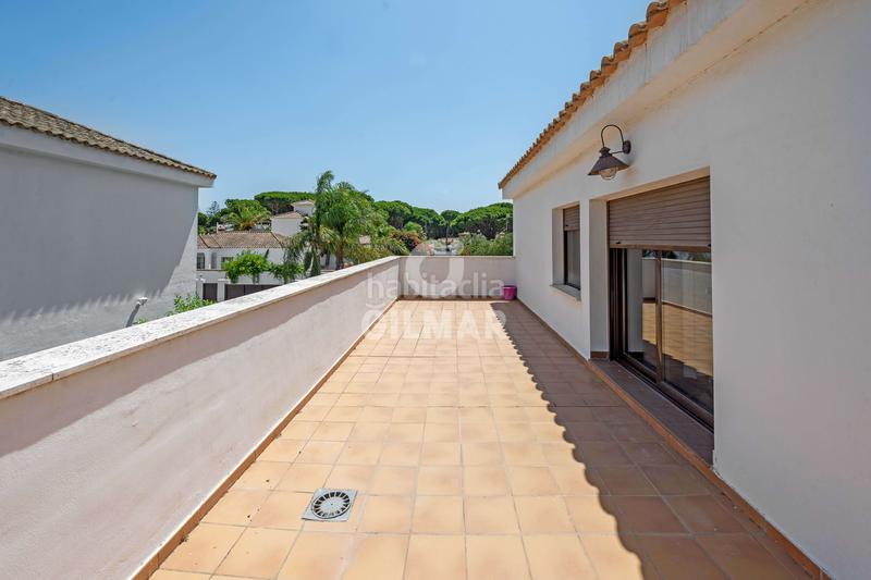 Foto a972392c-e869-4d80-8e8b-497ba36dc0d3. Chalet avec chauffage piscine dans Los Gallos Chiclana de la Frontera