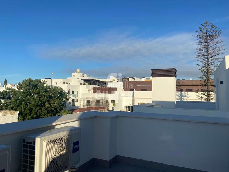 Foto da4eb628-7faf-45be-8f50-c4e257141e13. Doppelhaus mit heizung pool in Centro Puerto de Santa María (El)