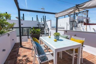 Casa adossada a Conil. Chalet adosado en conil de 135 m2 en parcela de 124 m2 repartido