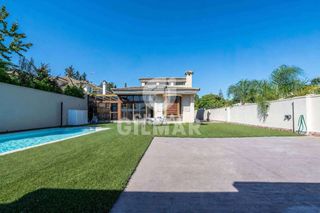 Chalet en Parque Avenida. Exclusivo chalet independiente en jerez de la frontera  en plena