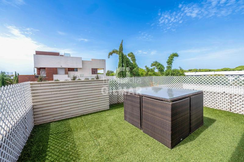 Foto 71117e21-f500-46c4-ac05-91cde137fe7b. Duplex avec chauffage parking piscine dans Vistahermosa Puerto de Santa María (El)