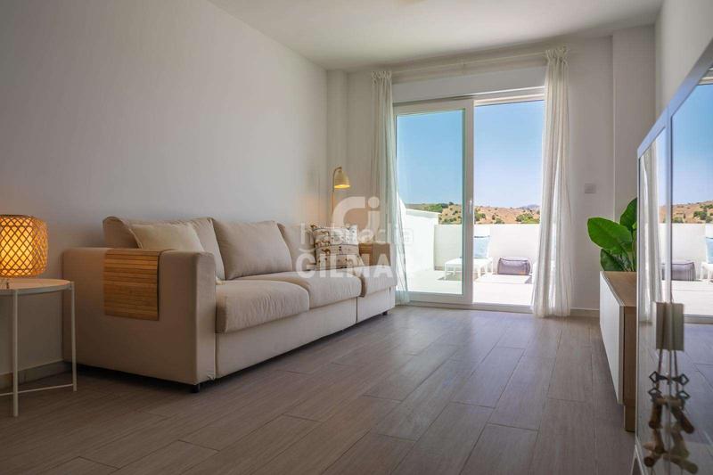 Foto 03064c60-8ba5-4589-9aa1-aca747f2569f. Piso descubre este exclusivo apartamento ubicado en una de las zonas más envidiables , enclave privilegiado en la provincia de en Tarifa