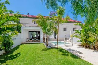 Xalet a Hornos Púnicos. Exclusivo chalet en urbanización privada  ubicado dentro de una