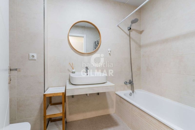 Foto a8eefd5d-9a74-40b3-8cbe-b6fed5d829a8. Pis amb calefacció aparcament piscina a Caballero Bonald-S. José Obrero-Guadalcacín Jerez de la Frontera