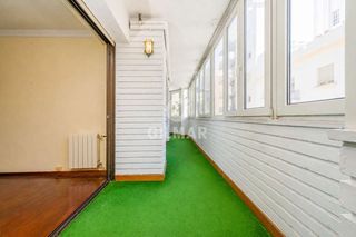 Piso en Asdrúbal - Bahía Blanca. Presentamos esta magnífica vivienda en cádiz, situada en un edif