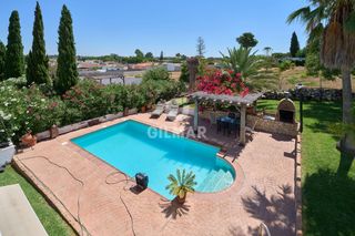 Chalet in Los Franceses - La Vega. Chalet independiente en chiclana de la frontera elegancia y func